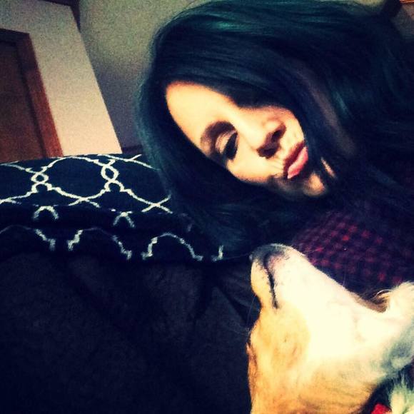 Meet your Posher, Stephanie - Picture 2 of 2